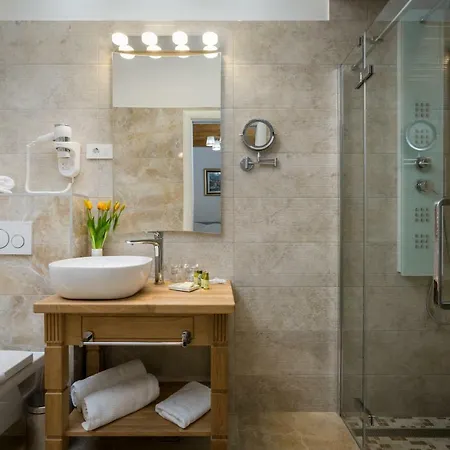 Id Regal Bed and Breakfast 4*