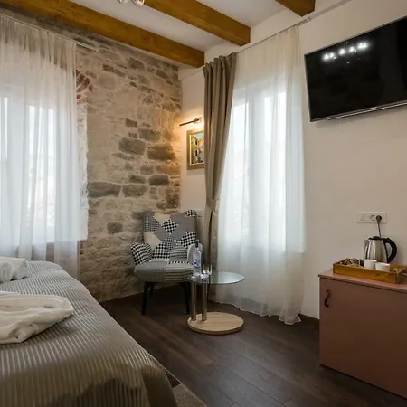 Id Regal Bed and Breakfast 4*