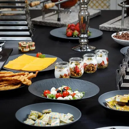 Alojamento de Acomodação e Pequeno-almoço Id Regal 4*
